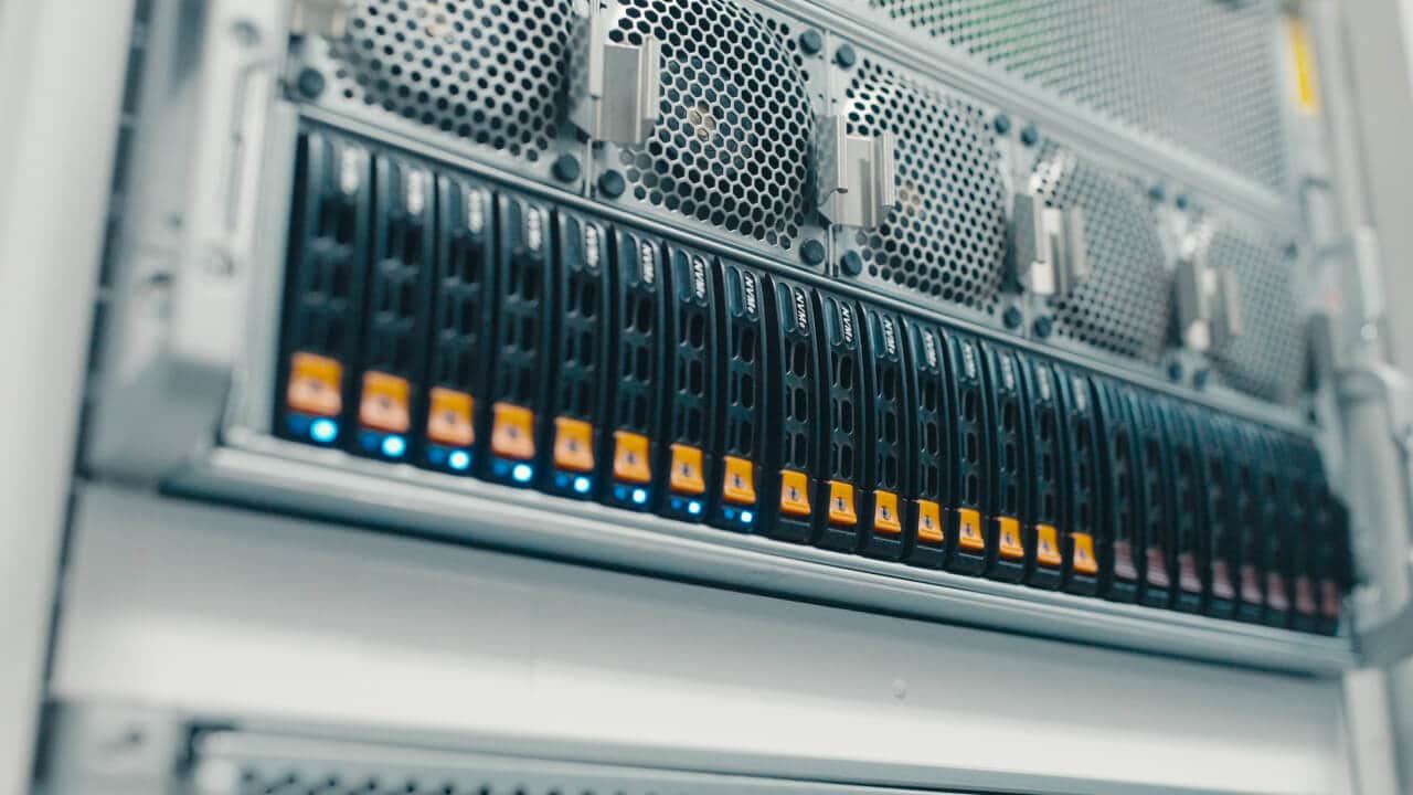 Supermicro GPUシステム AS-8125GS-TNMR2（Vultrソリューションの一部）のクローズアップ