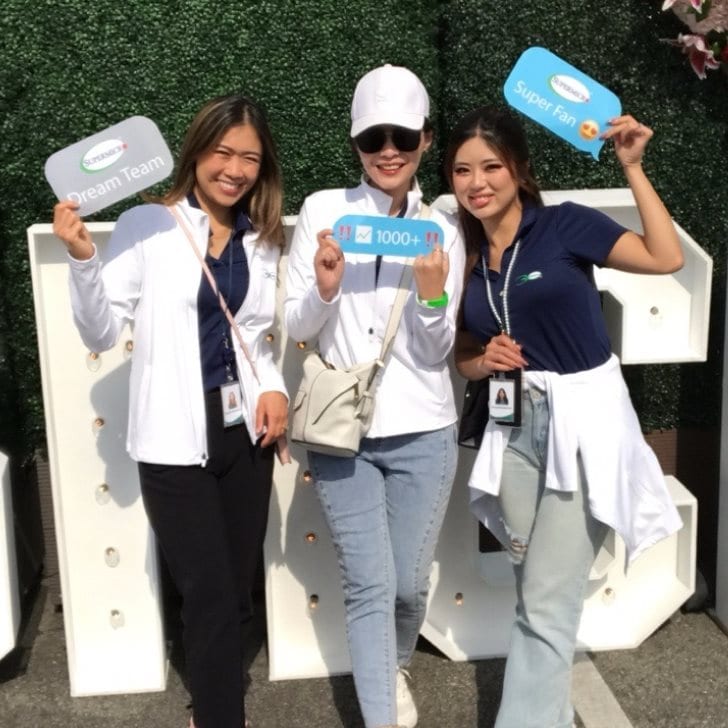 Les employés de Supermicro lors de la célébration du 30e anniversaire